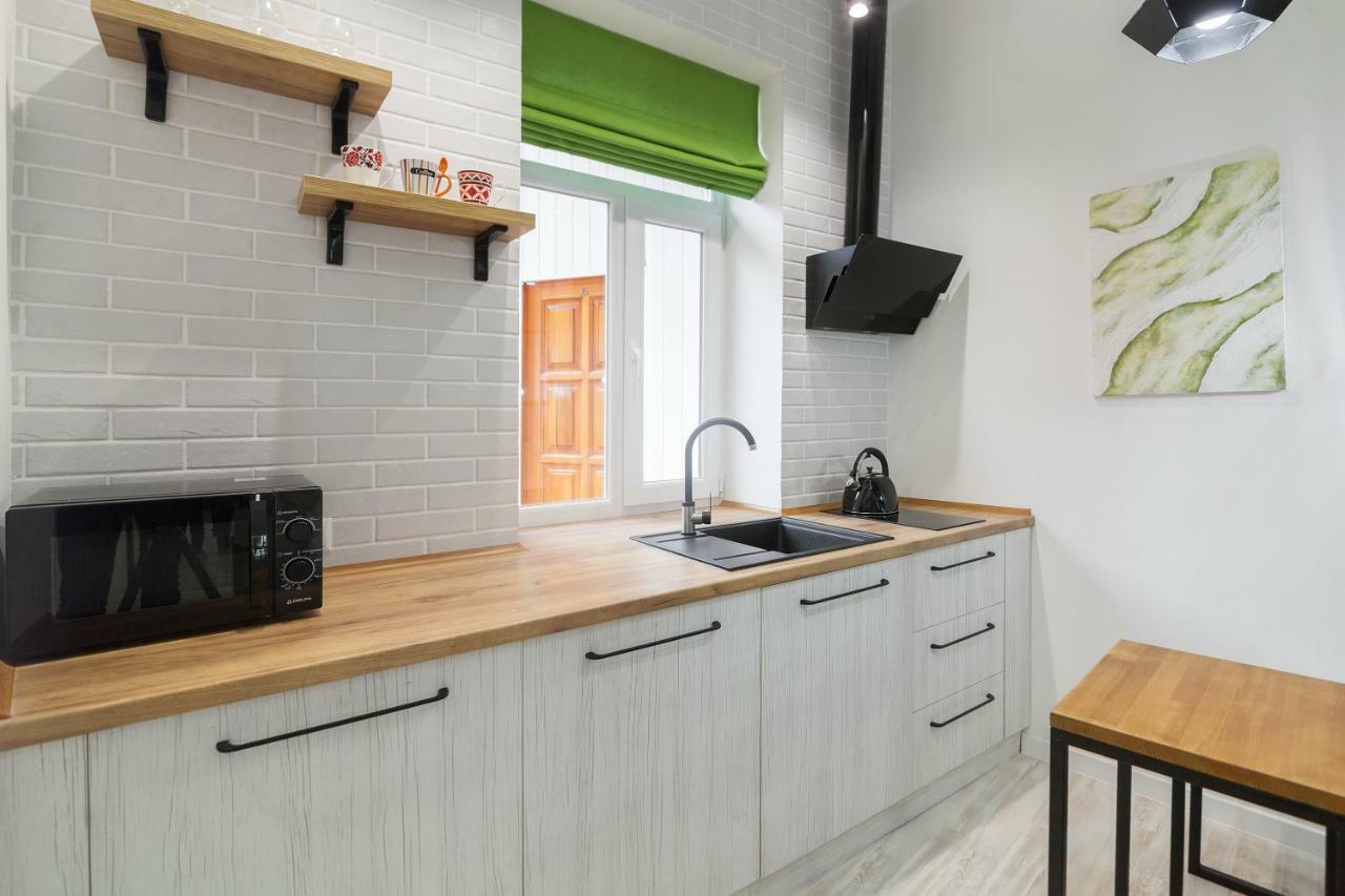 Leogrand Loft-Studio On Tamanska 8 Lviv Exterior photo